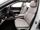 Front seats from Drivers Side photo